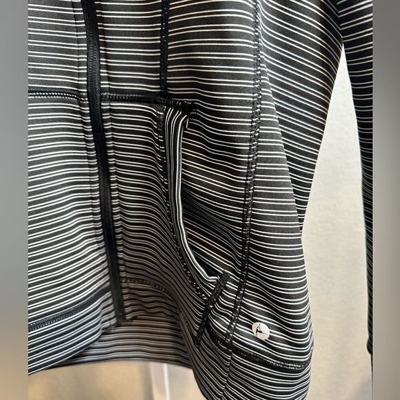 EUC 90 Degrees by Reflex Black White Micro Stripe Athletic Yoga Zip Jacket - SM - Picture 6 of 9